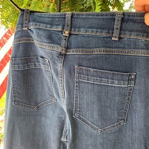 Anthropologie Jeans - Anthropologie Flare Jeans Anthropologie Jeans - Anthropologie Flare Jeans